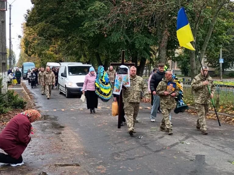 У Багачевому попрощалися із воїном, який вважався зниклим безвісти